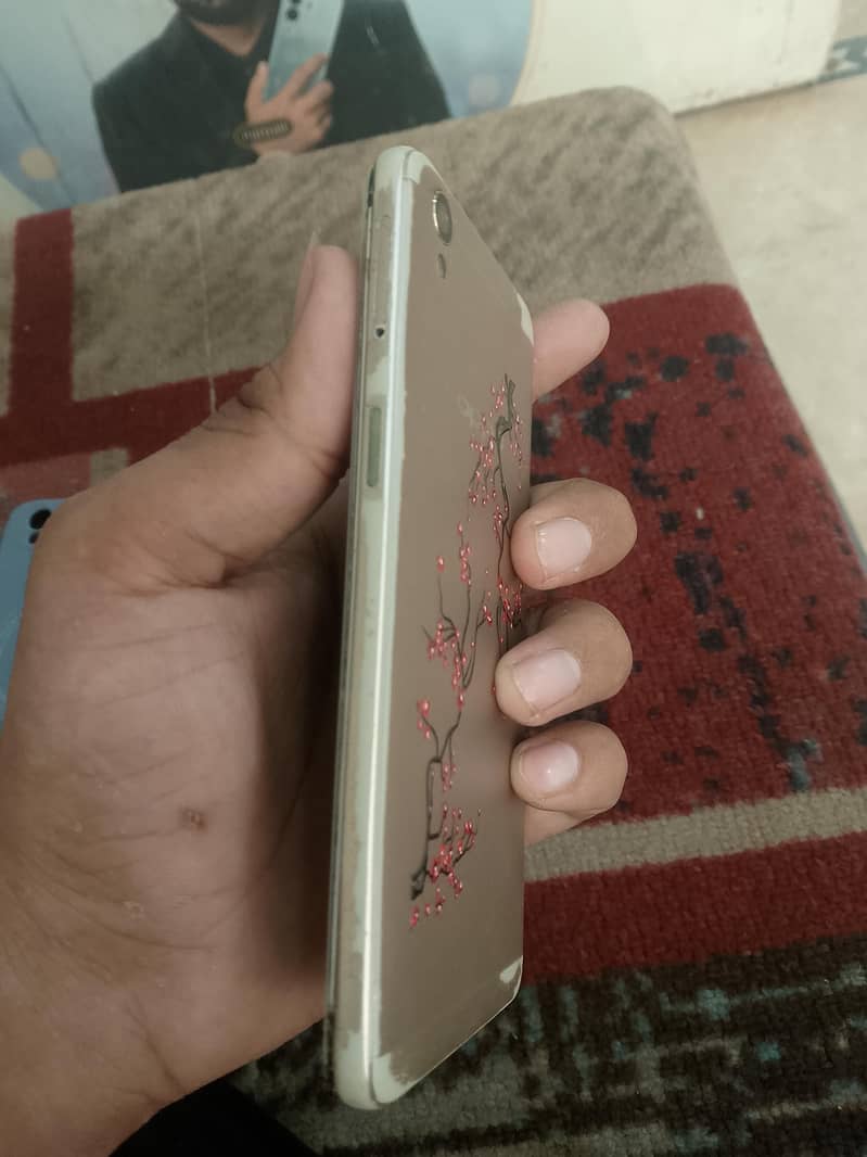 OPPO A37 1