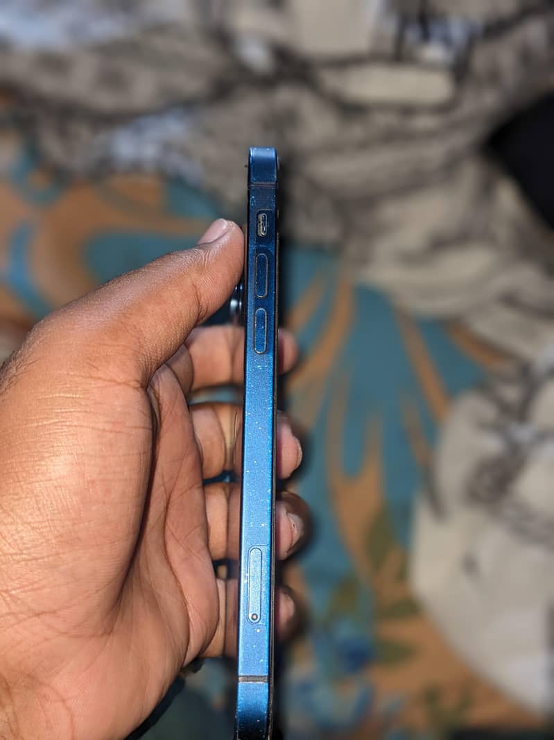 Apple iPhone 12 2