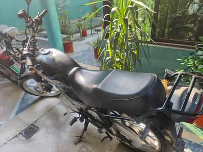 Suzuki GS 150 SE