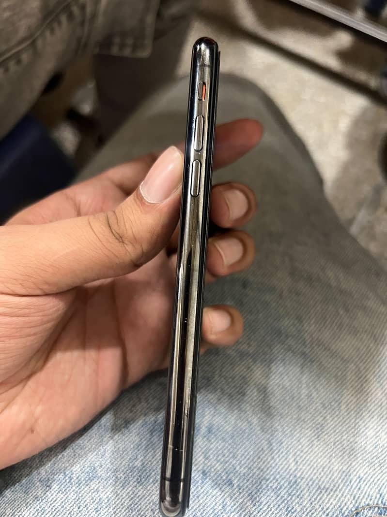 Apple iPhone X 2