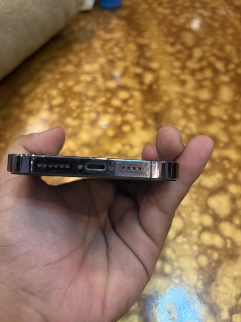 Apple iPhone 14 Pro Max 3