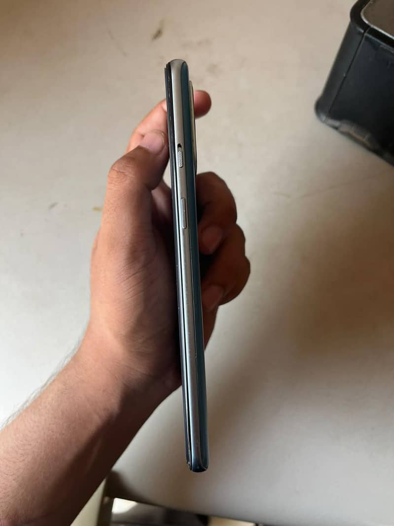 One Plus 9R 2