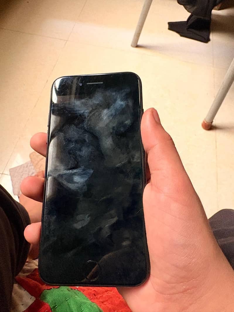 Apple iPhone 7 2