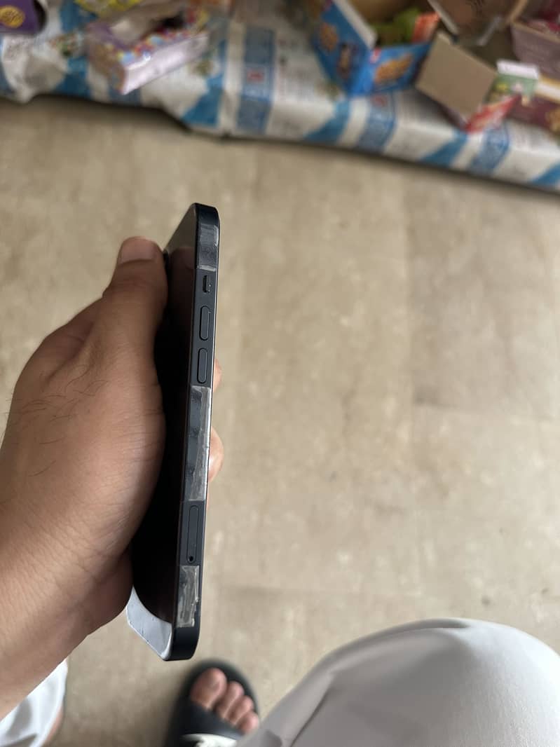 Apple iPhone 13 1