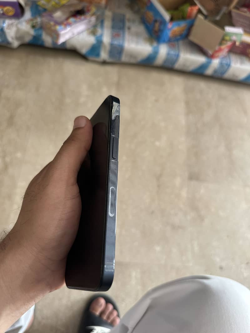 Apple iPhone 13 2