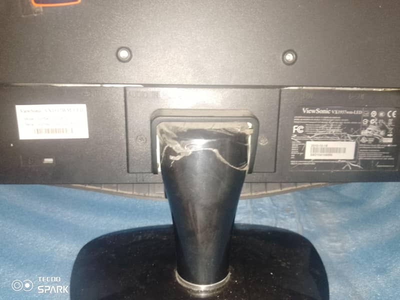 2 computer LCD 5