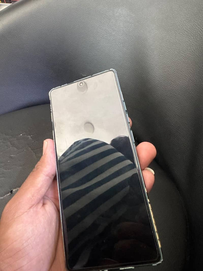 Tecno camon 40 0