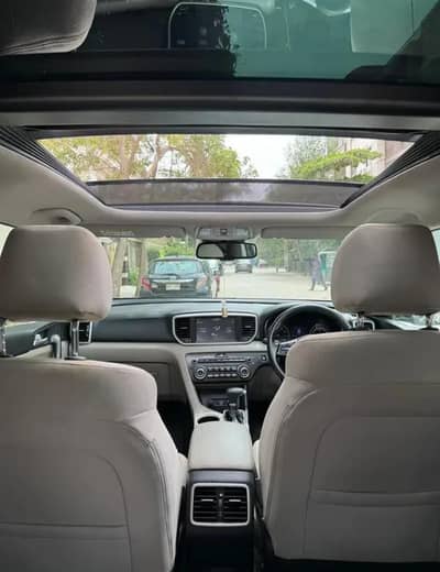 KIA Sportage I Low mileage I Top of the line variant with sunroof