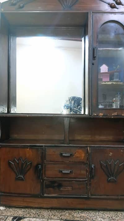 Dressing Neat and clean Condition Old wood Used For sale In Reasonabl
