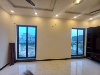 10 Marla Full House For Rent In Jasmine Block Bahria Town Lahore