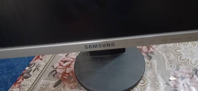 14 inch imported LCD Very good condition
