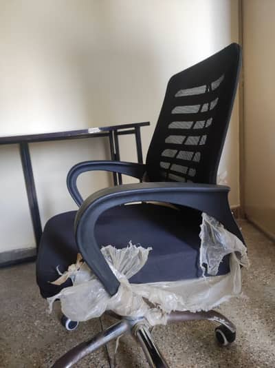 Computer Rolling Chair with Metal Wheel Base & Cylinder