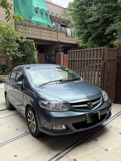 Honda City IDSI 2008 Family fit car