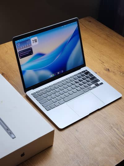 MacBook Air M1 2020 | 8GB RAM | 256GB SSD | Silver | 9/10