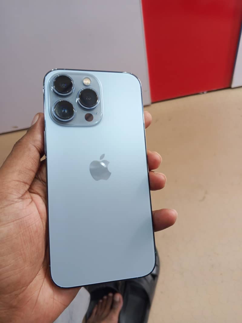 Apple iPhone 13 Pro 0
