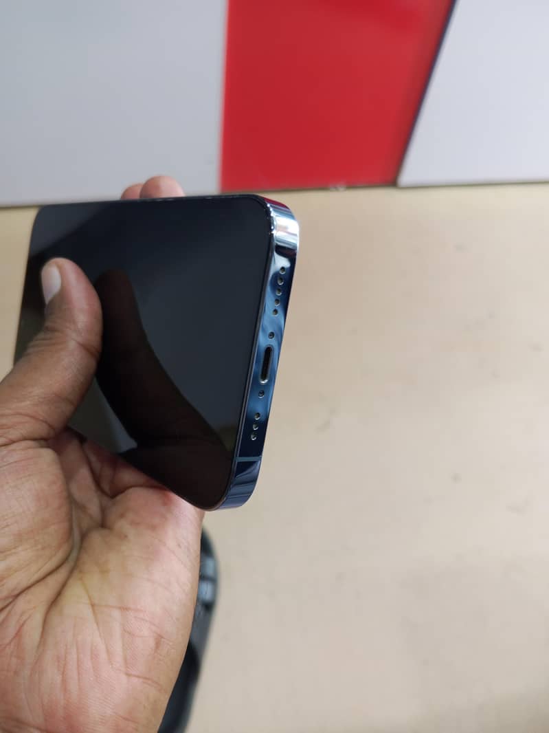 Apple iPhone 13 Pro 2