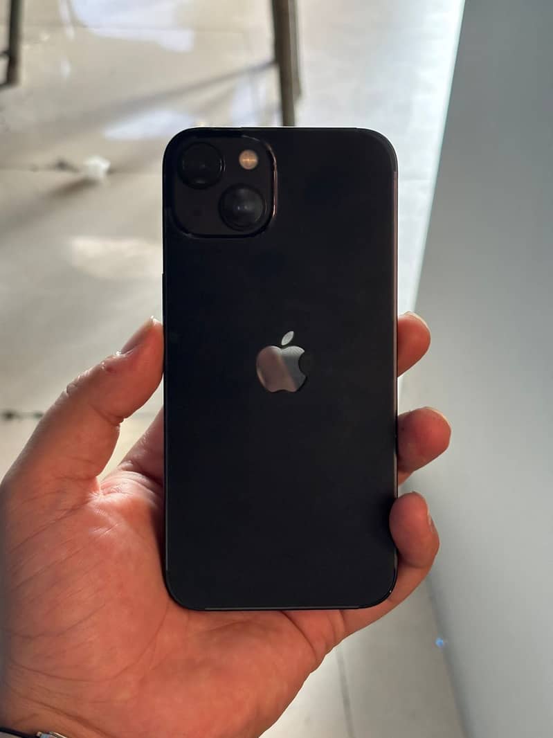 Apple iPhone 13 4