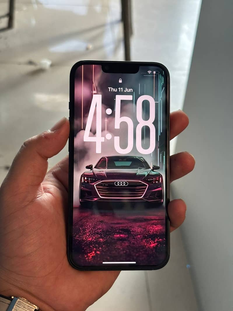 Apple iPhone 13 5