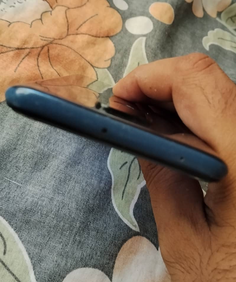 Xiaomi Redmi Note 9 3