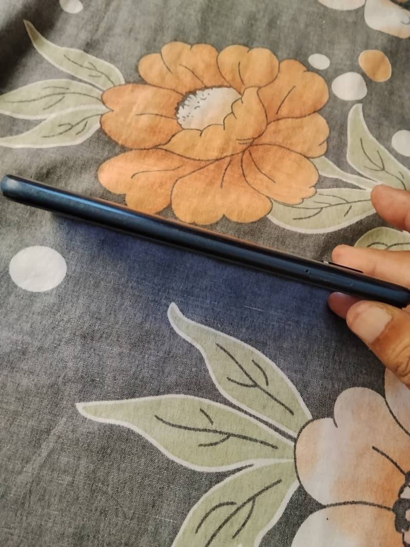 Xiaomi Redmi Note 9 4