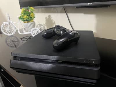 Play Station 4 Slim 1 TB . . i online Game Which is FC24