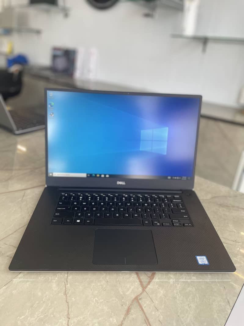 Dell Precision 5540 1