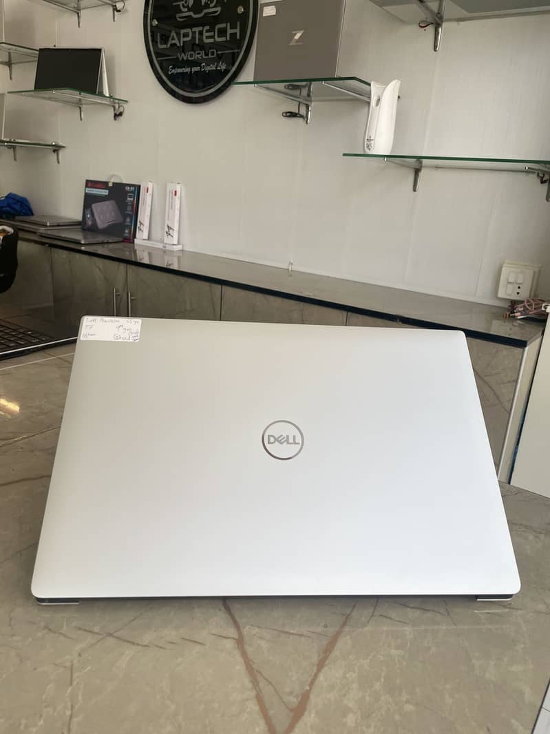 Dell Precision 5540 2