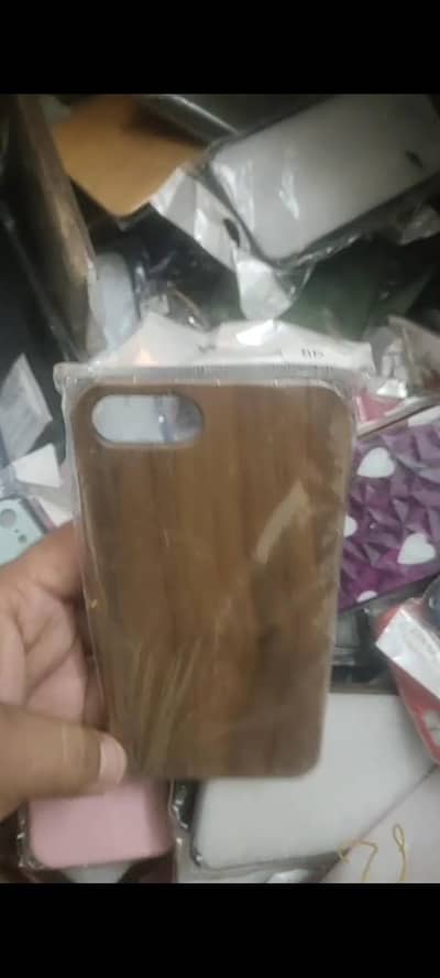 1 phone 6 se le kar xs max tak hai Available