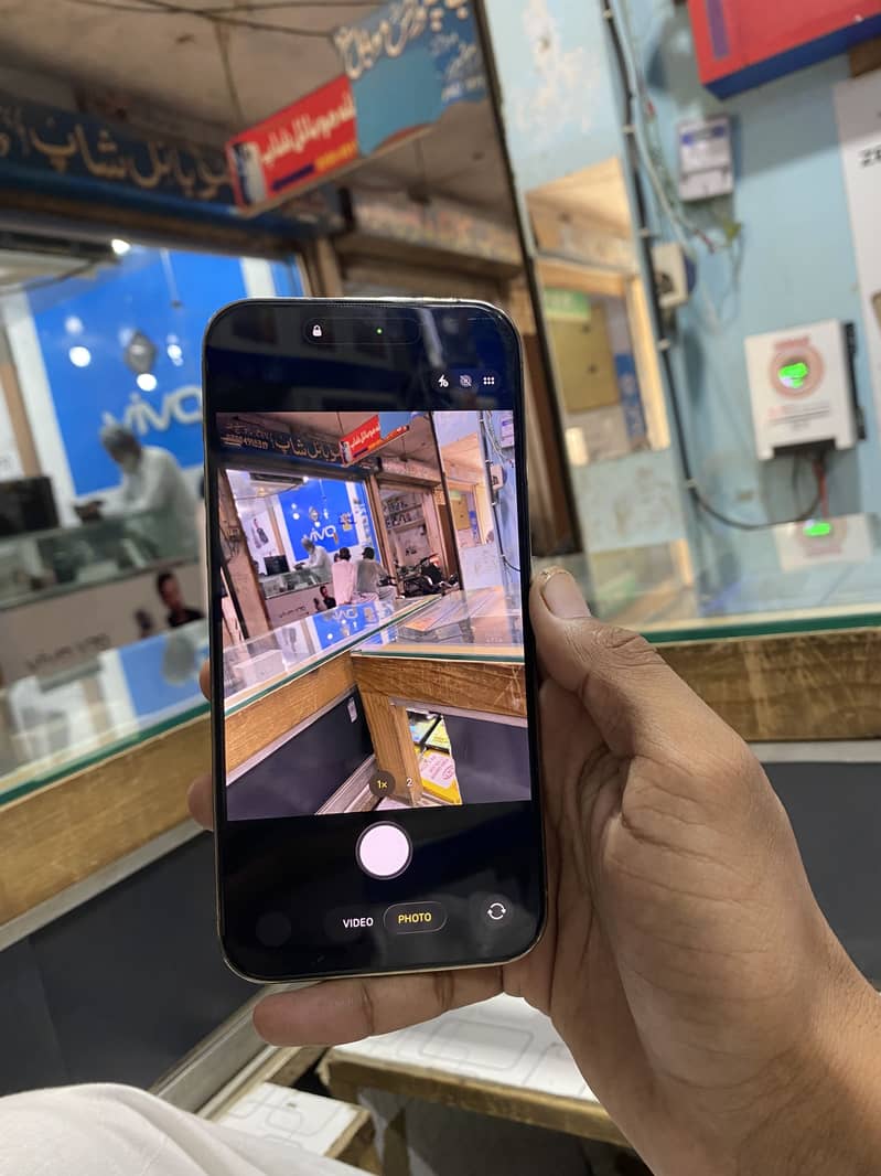Apple iPhone 14 Pro Max 0