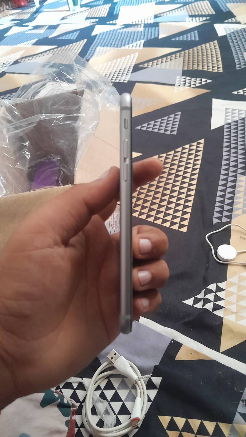 Apple iPhone 6 Plus 2