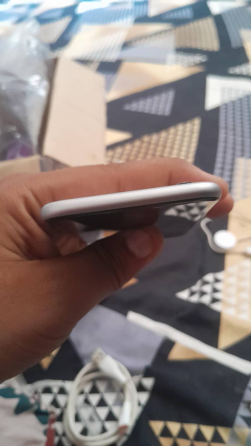 Apple iPhone 6 Plus 3