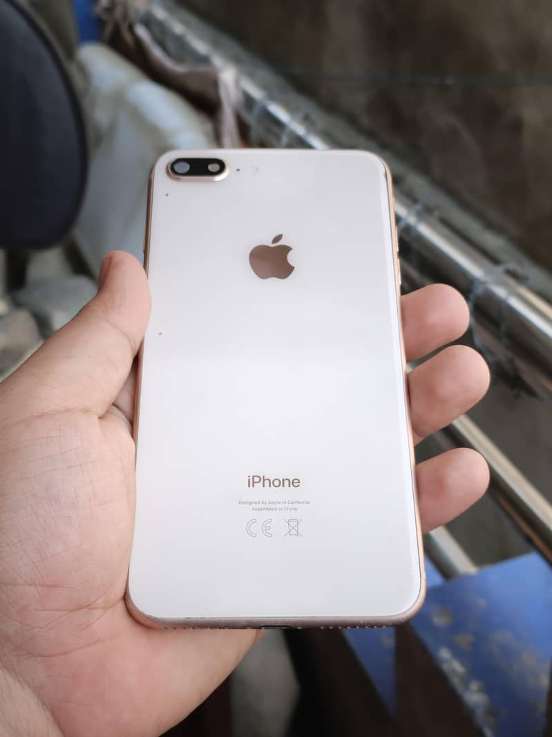 Apple iPhone 8 Plus 1