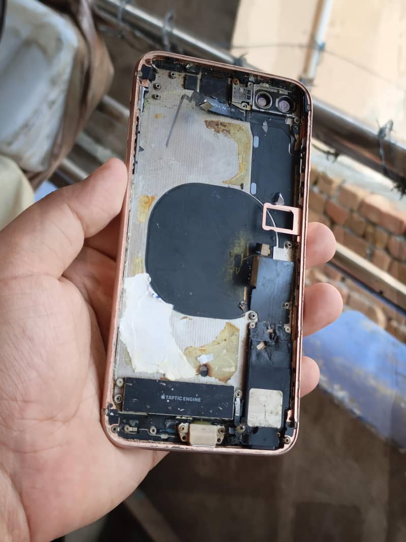 Apple iPhone 8 Plus 2