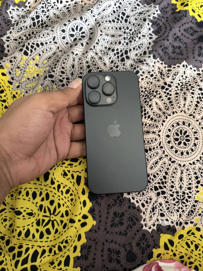Apple iPhone 16 Pro 0