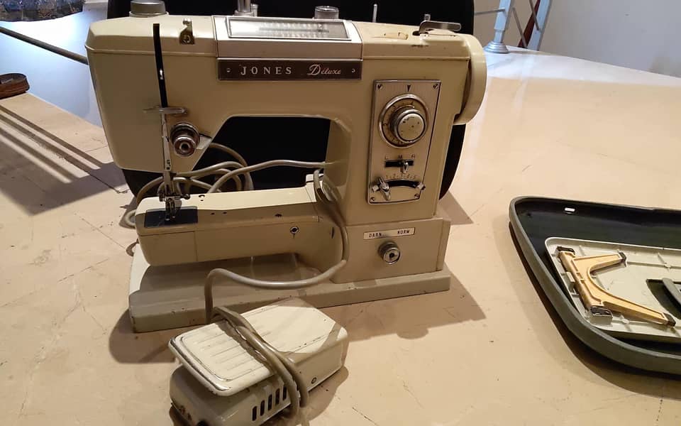 Sewing machine imported 4