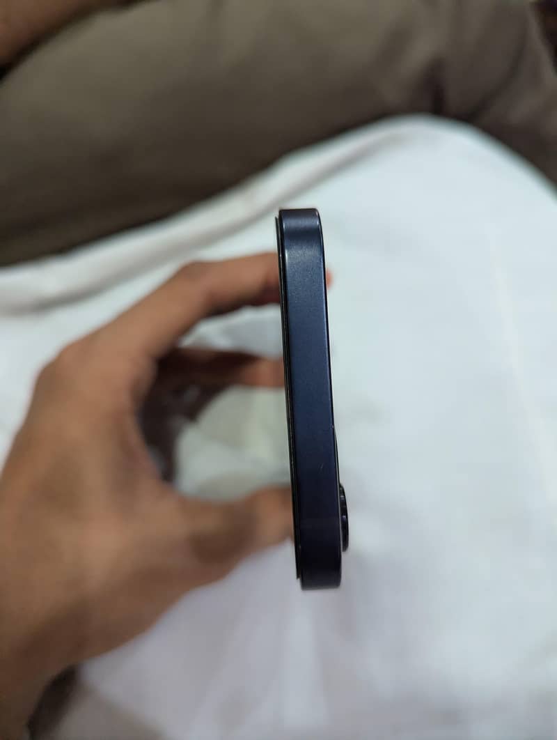 Apple iPhone 12 4