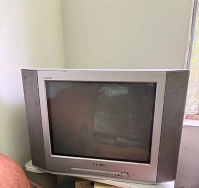 Sony Wega trintron 32" inches with Trolly for sale