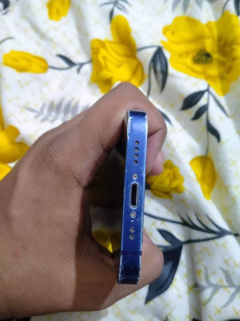 Apple iPhone 12 mini 3