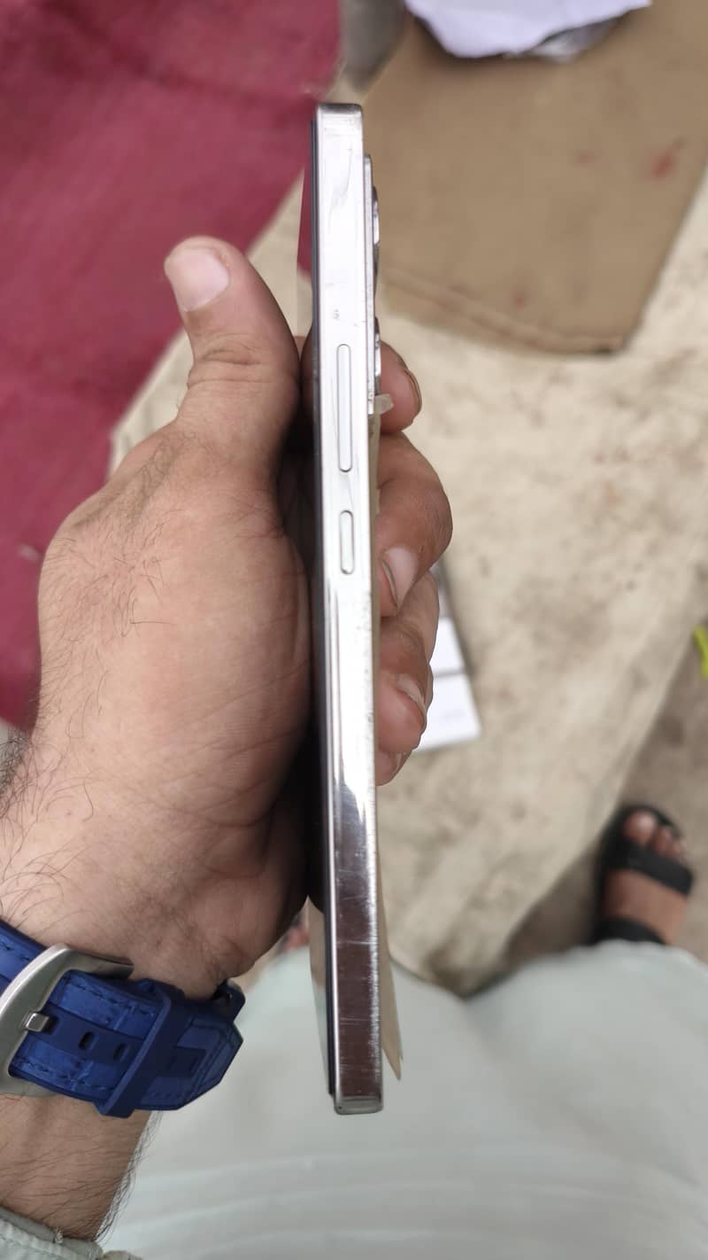 Infinix Note 40 4