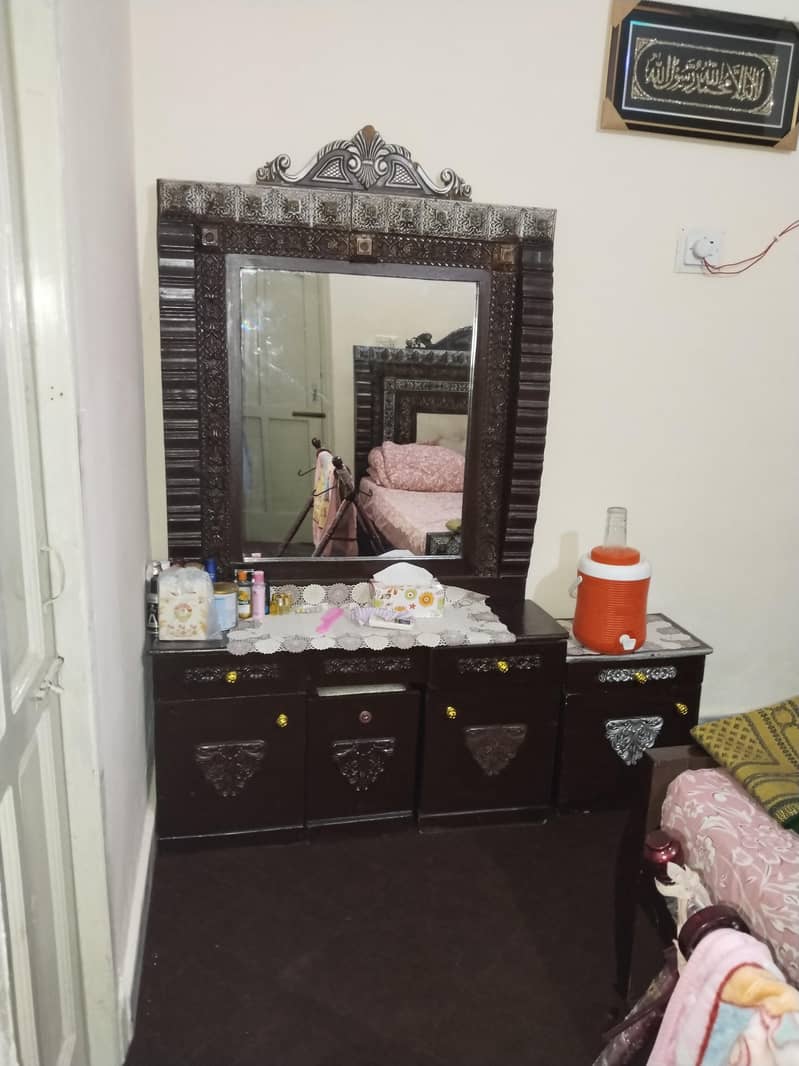 Double bed, Two side tables, dressing. 2