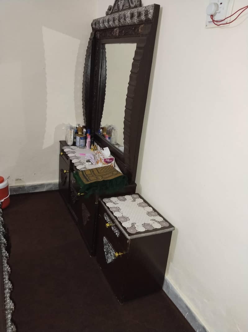Double bed, Two side tables, dressing. 3