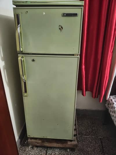White-Westinghouse brand ka medium size fridge