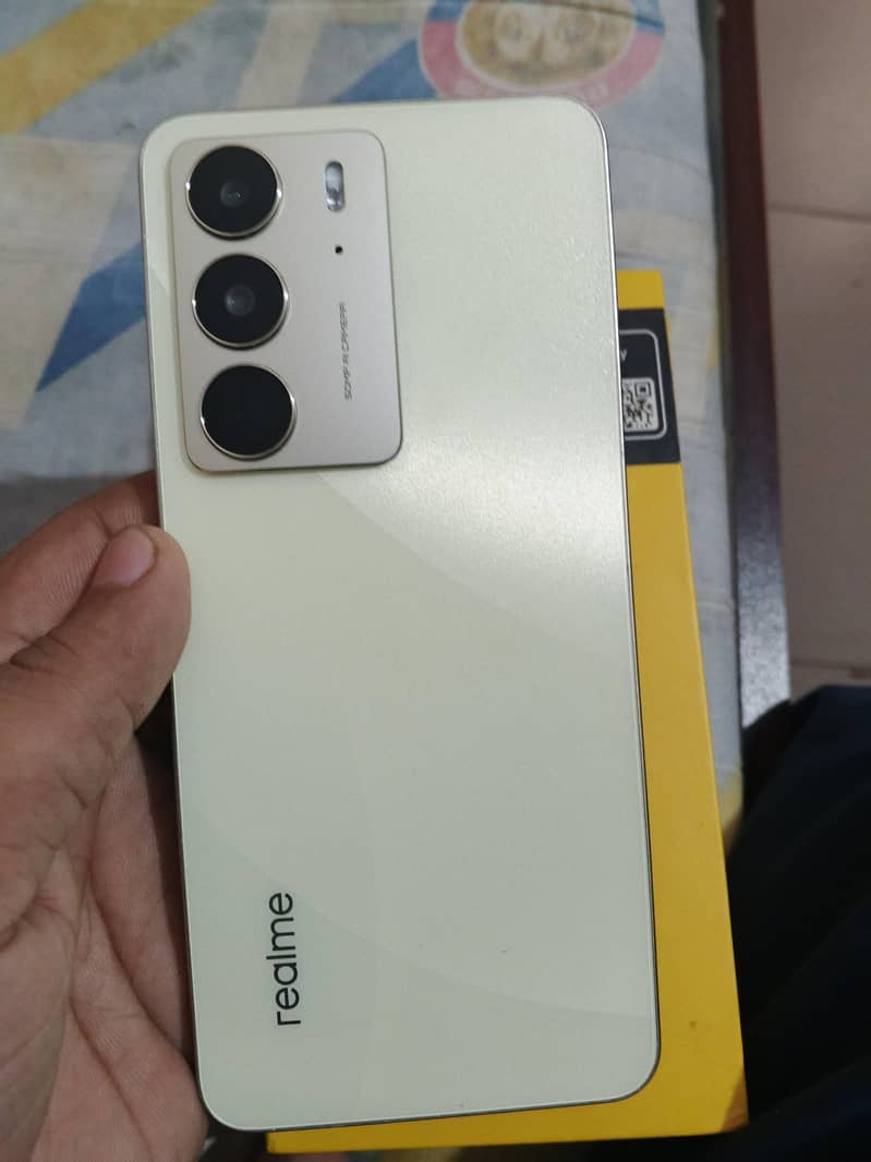Realme C75 1