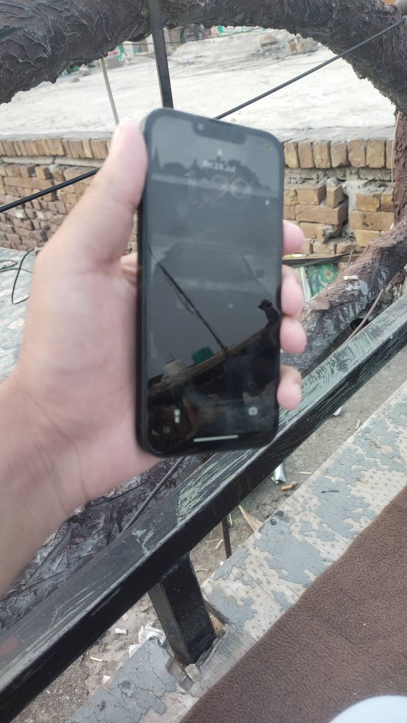 Apple iPhone 13 1