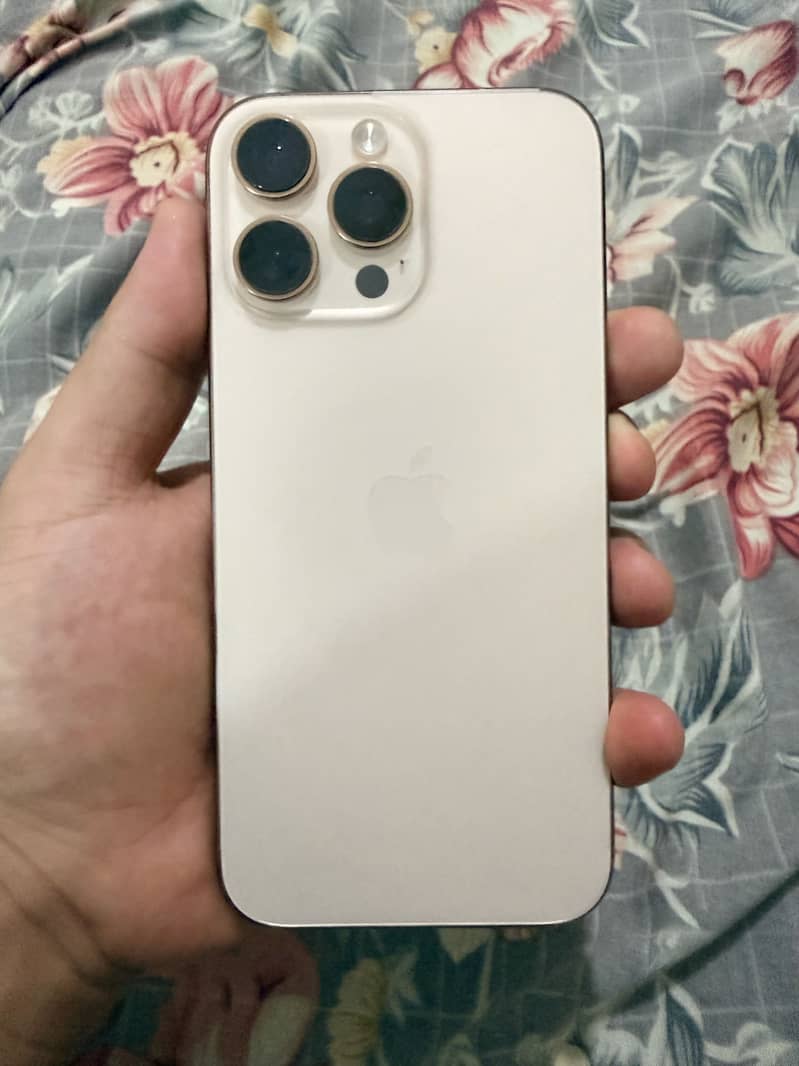 Apple iPhone 16 Pro Max 0