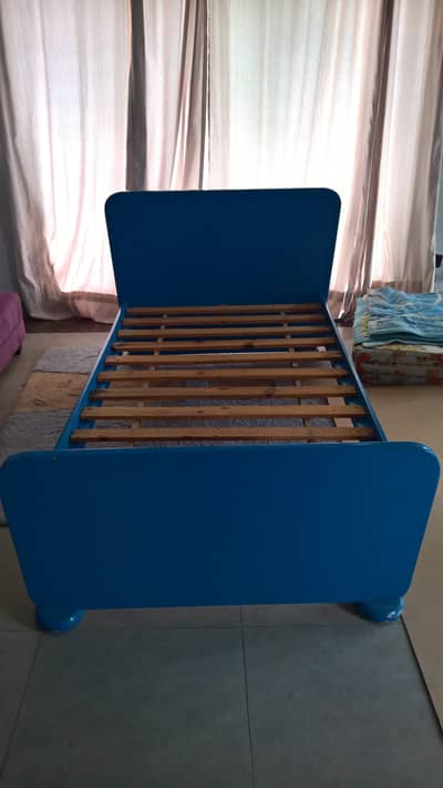 Blue single kids bed