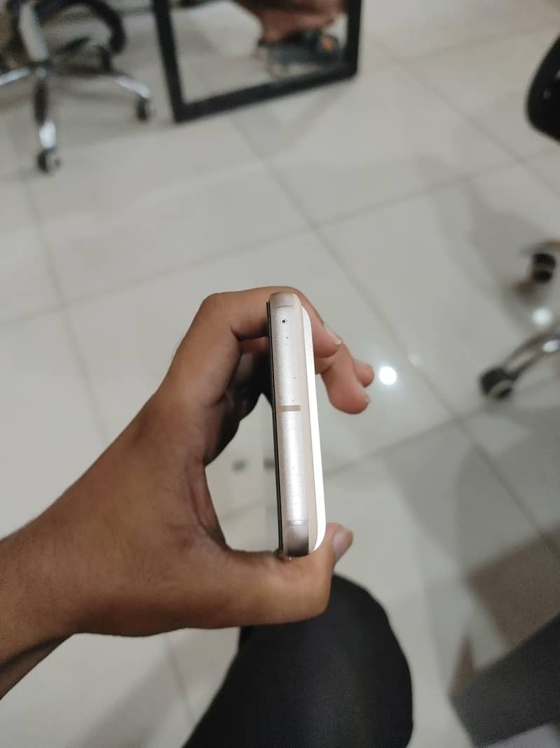 Pixel 8 4