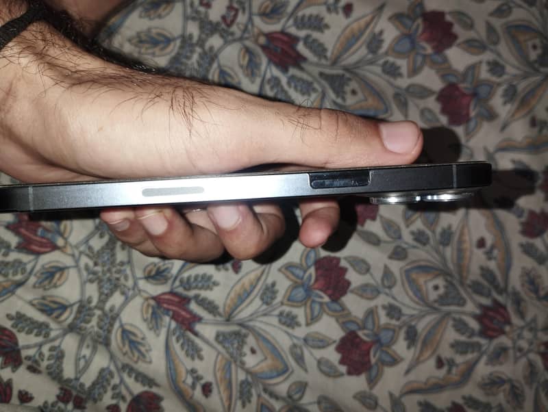 Apple iPhone 13 Pro Max 1