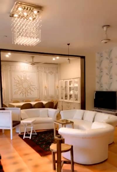 Prime Location 1 Kanal House For Sale