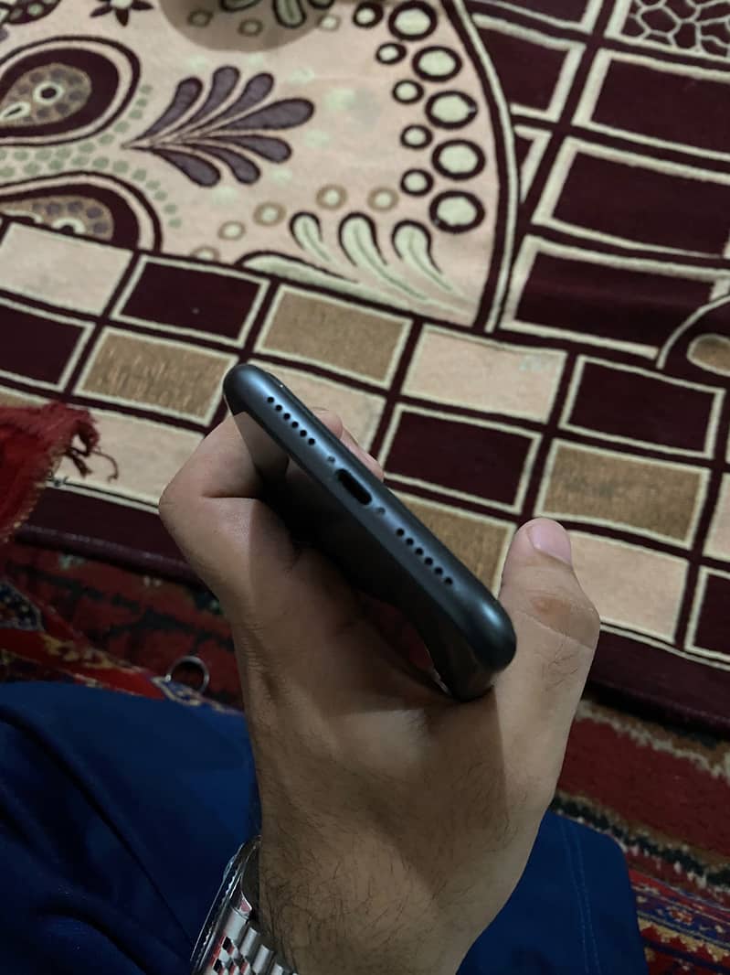 Apple iPhone 11 5